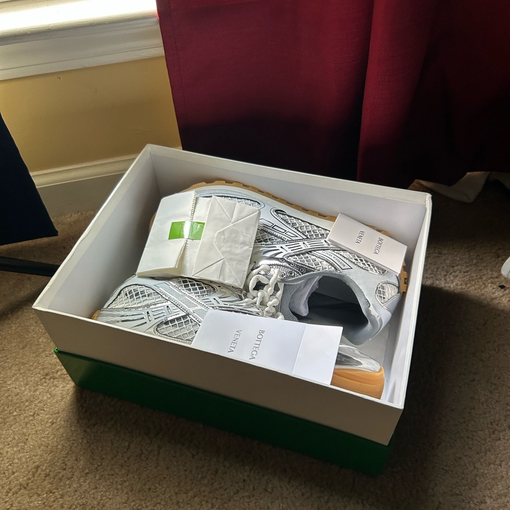 Bottega Veneta White and Green Packaging